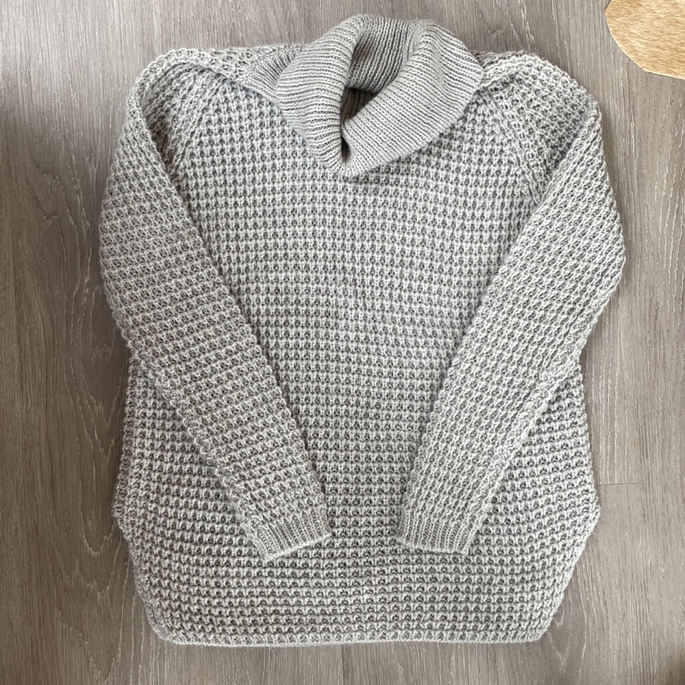 Generation Love gray turtleneck sweater (size Medium)